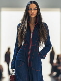 Lässiger weiter Retro-Jeans-Overall mit roten Ziernähten, weitem Bein und langen Ärmeln