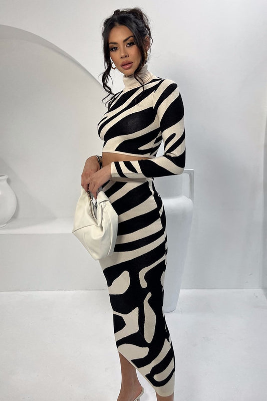 Strickset „Lena“ mit Zebramuster im modernen Stil