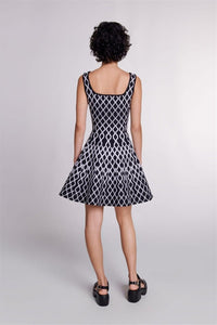 Mona Mini-Strickkleid mit abstraktem Muster und eckigem Ausschnitt