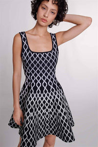 Mona Mini-Strickkleid mit abstraktem Muster und eckigem Ausschnitt