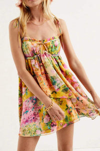 Mona – Kurzes Kleid aus Chiffon mit Blumendruck