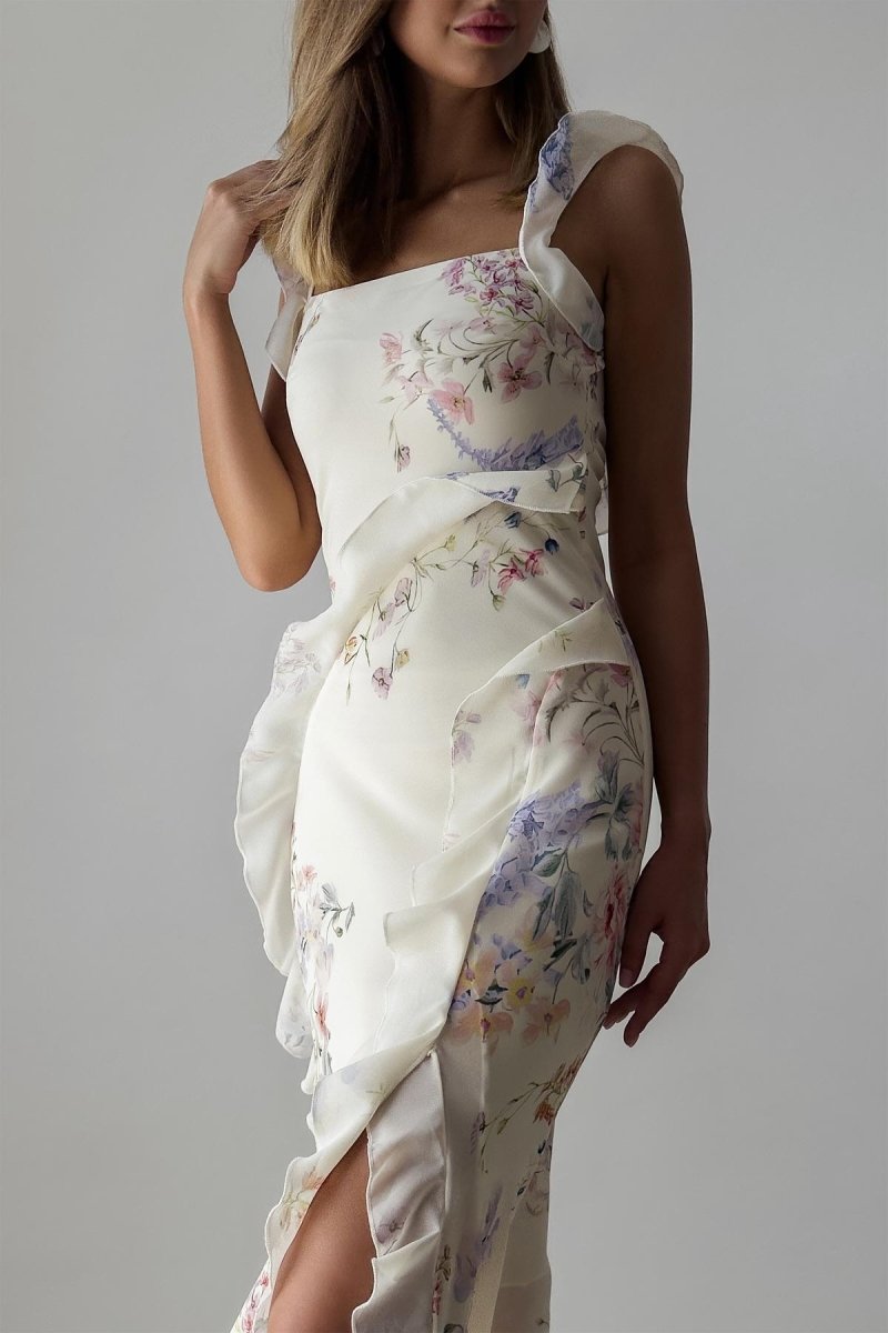 Naomi – Camisole-Kleid in Midi-Länge mit Schlitz und Blumenmuster, Rüschenbesatz