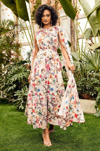Nola Maxikleid mit Rundhals und Cape-Ärmeln