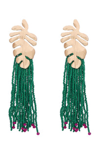 Ohrringe mit Quaste aus Palmwedelperlen im modernen Stil