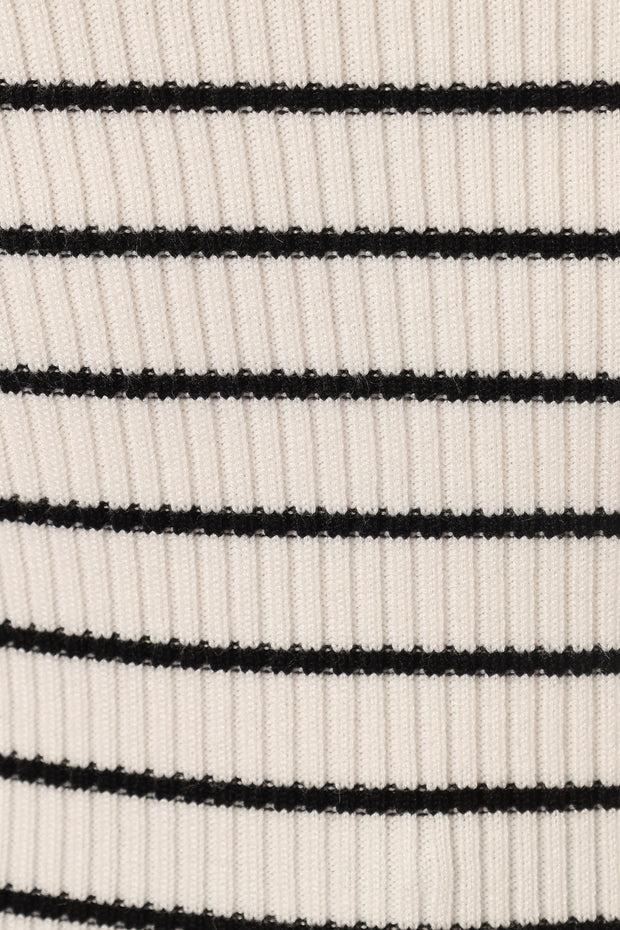 Kiersten Stricktop - Weiß Schwarz im modernen Stil